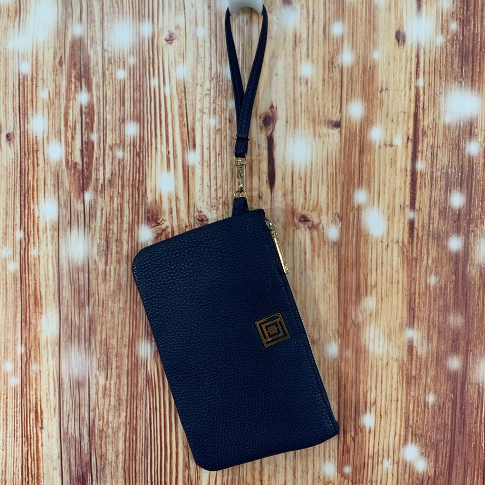 Liz Claiborne Wristlet Bag Navy 6 Credit Card Holders Inside.